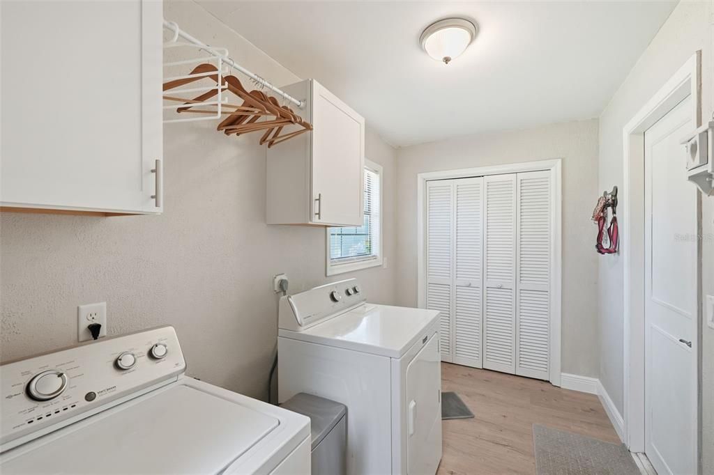 Под контрактом: $224,900 (3 спален, 2 ванн, 1162 Квадратных фут)