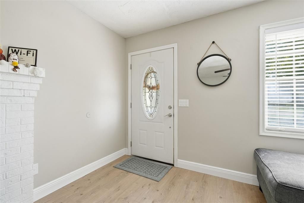 Под контрактом: $224,900 (3 спален, 2 ванн, 1162 Квадратных фут)