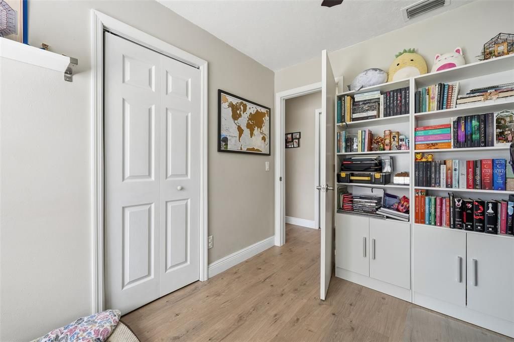 Под контрактом: $224,900 (3 спален, 2 ванн, 1162 Квадратных фут)