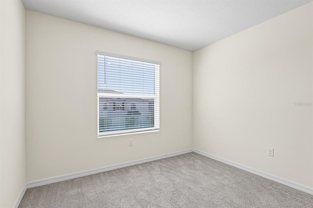 出租: $2,000 (3 贝兹, 2 浴室, 1707 平方英尺)