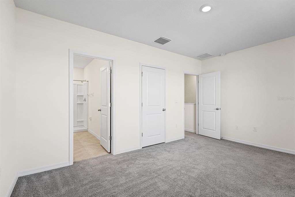 出租: $2,000 (3 贝兹, 2 浴室, 1707 平方英尺)