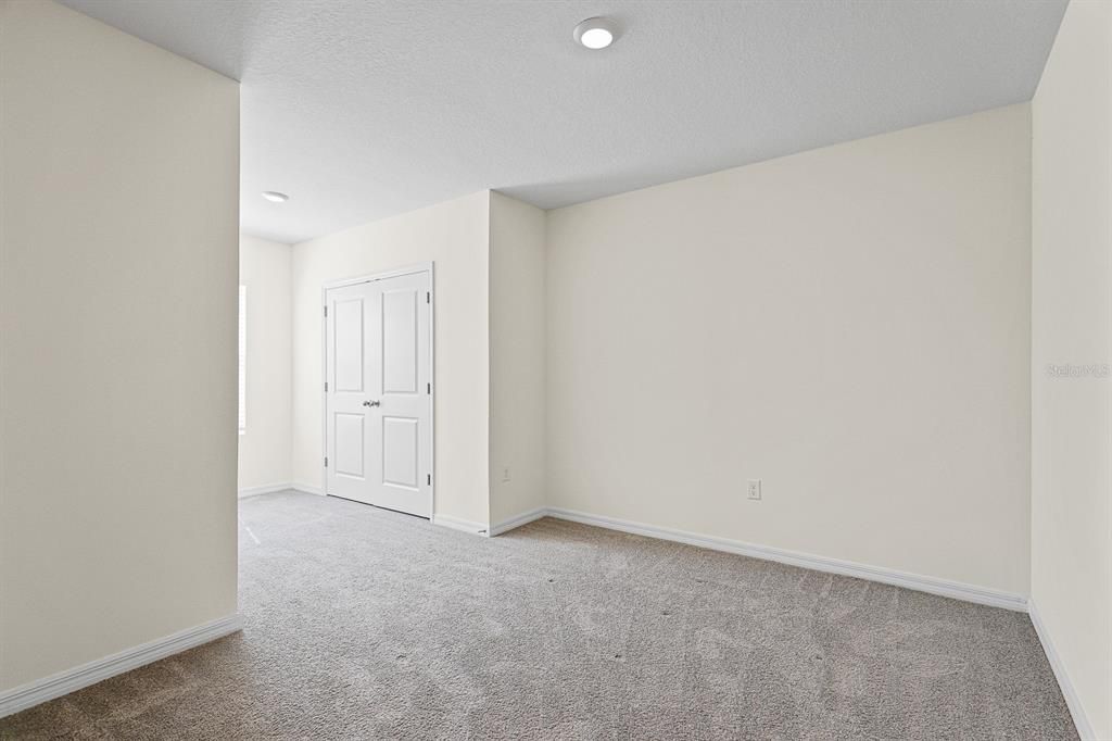 出租: $2,000 (3 贝兹, 2 浴室, 1707 平方英尺)