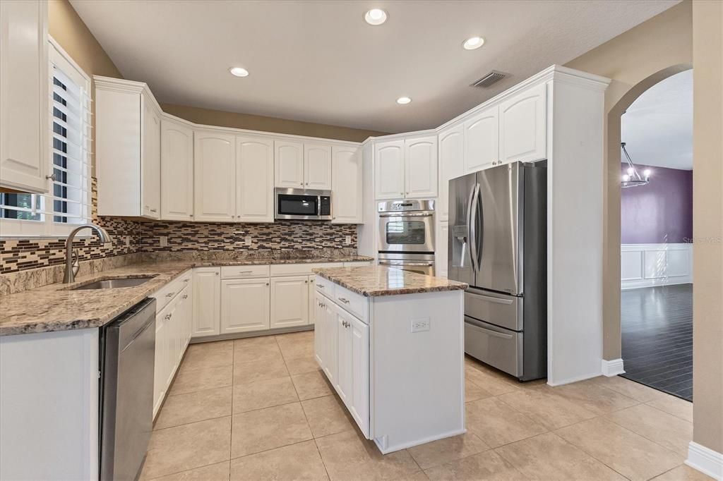 For Sale: $925,000 (5 beds, 3 baths, 3439 Square Feet)