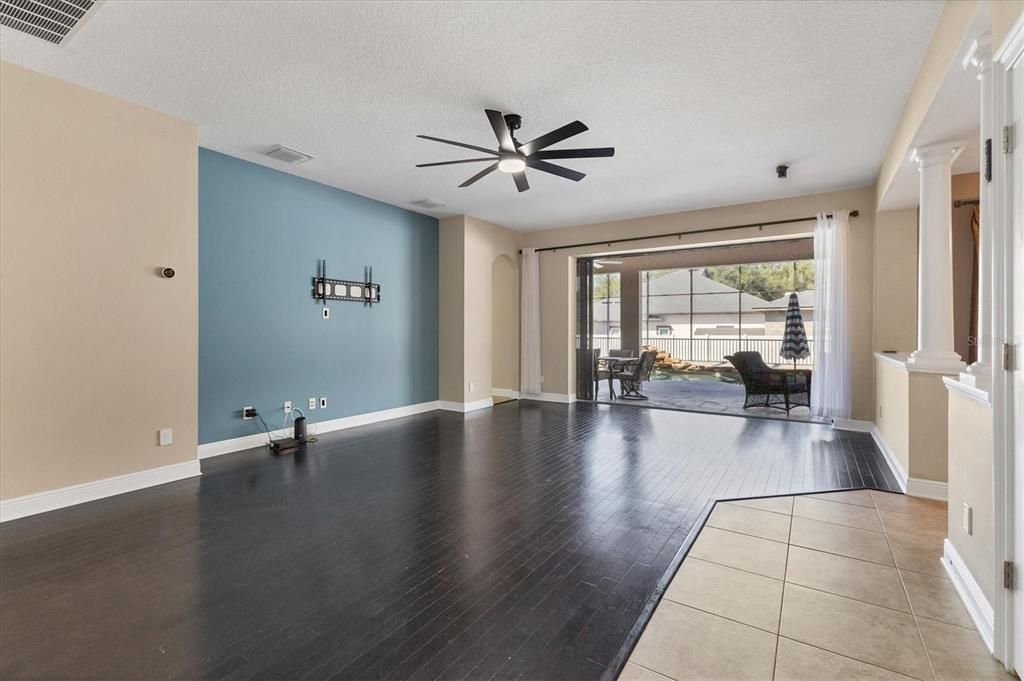 For Sale: $925,000 (5 beds, 3 baths, 3439 Square Feet)