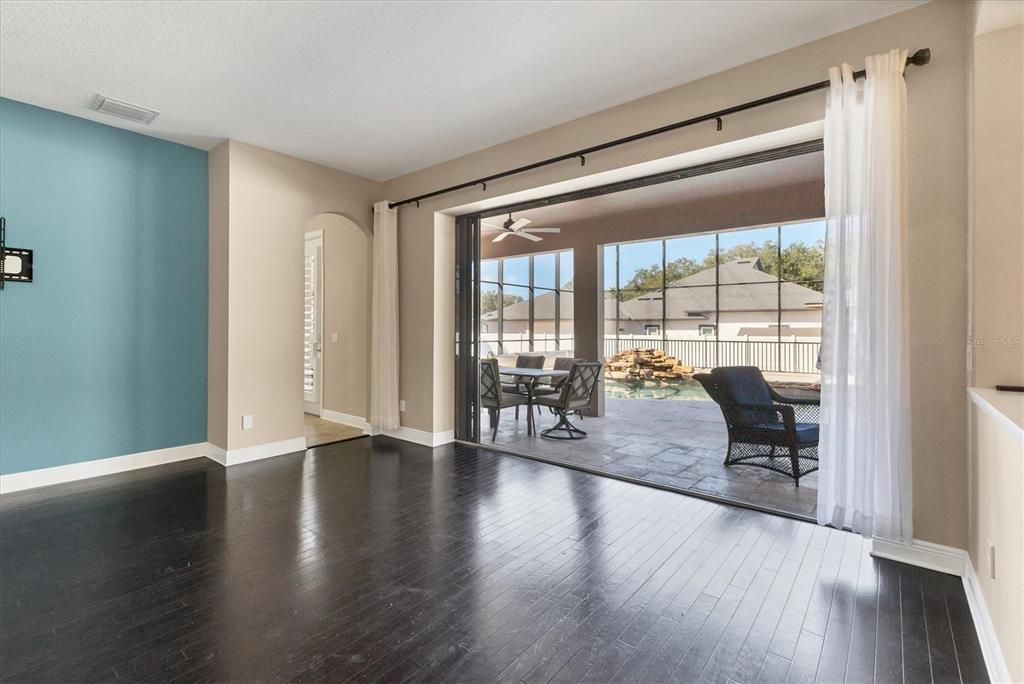 For Sale: $925,000 (5 beds, 3 baths, 3439 Square Feet)