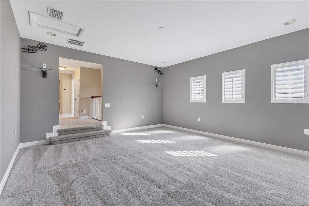 For Sale: $925,000 (5 beds, 3 baths, 3439 Square Feet)