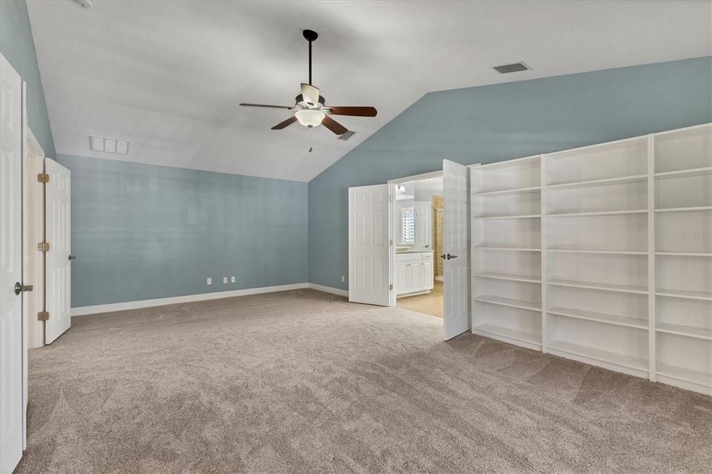 For Sale: $925,000 (5 beds, 3 baths, 3439 Square Feet)