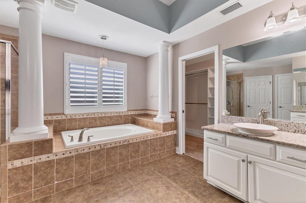 For Sale: $925,000 (5 beds, 3 baths, 3439 Square Feet)