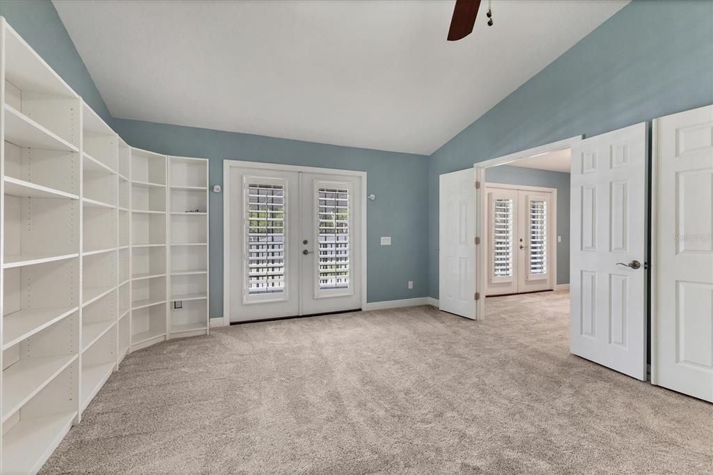 For Sale: $925,000 (5 beds, 3 baths, 3439 Square Feet)