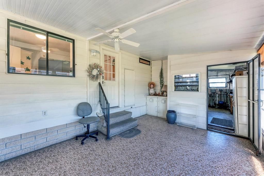 合同活跃: $185,000 (2 贝兹, 2 浴室, 1144 平方英尺)