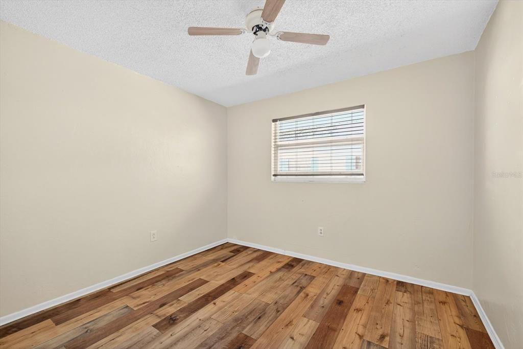 合同活跃: $579,000 (4 贝兹, 0 浴室, 1400 平方英尺)