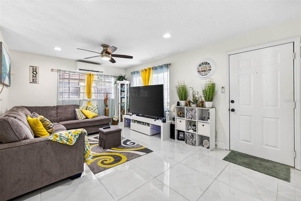 For Sale: $390,000 (4 beds, 3 baths, 1376 Square Feet)