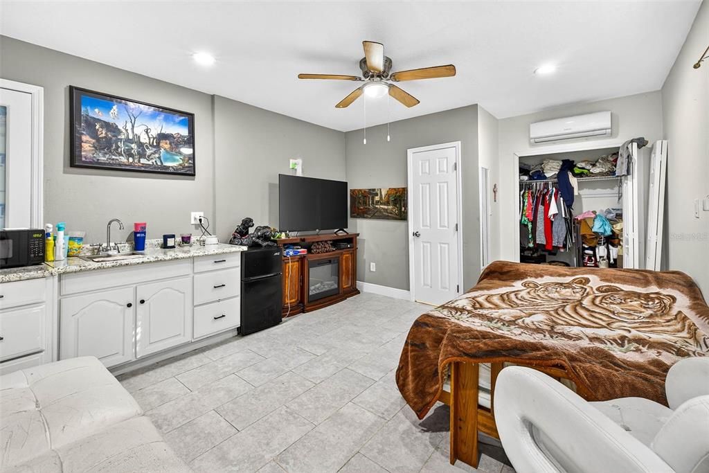 For Sale: $390,000 (4 beds, 3 baths, 1376 Square Feet)