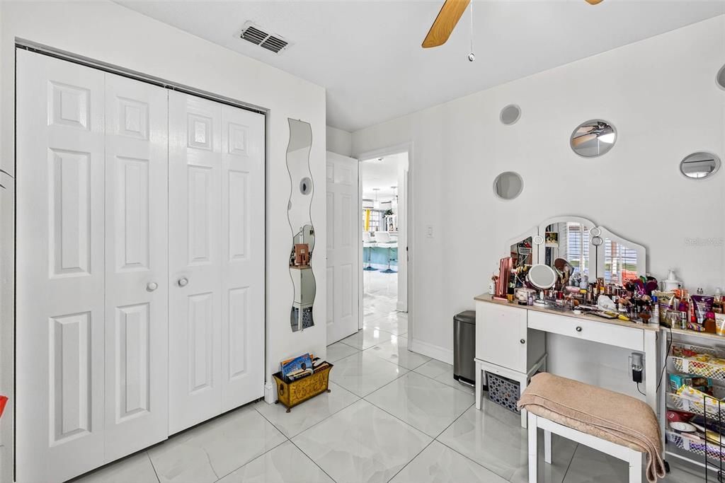 For Sale: $390,000 (4 beds, 3 baths, 1376 Square Feet)