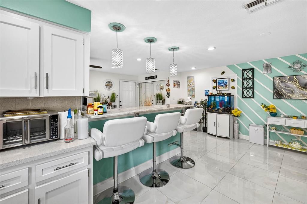 For Sale: $390,000 (4 beds, 3 baths, 1376 Square Feet)