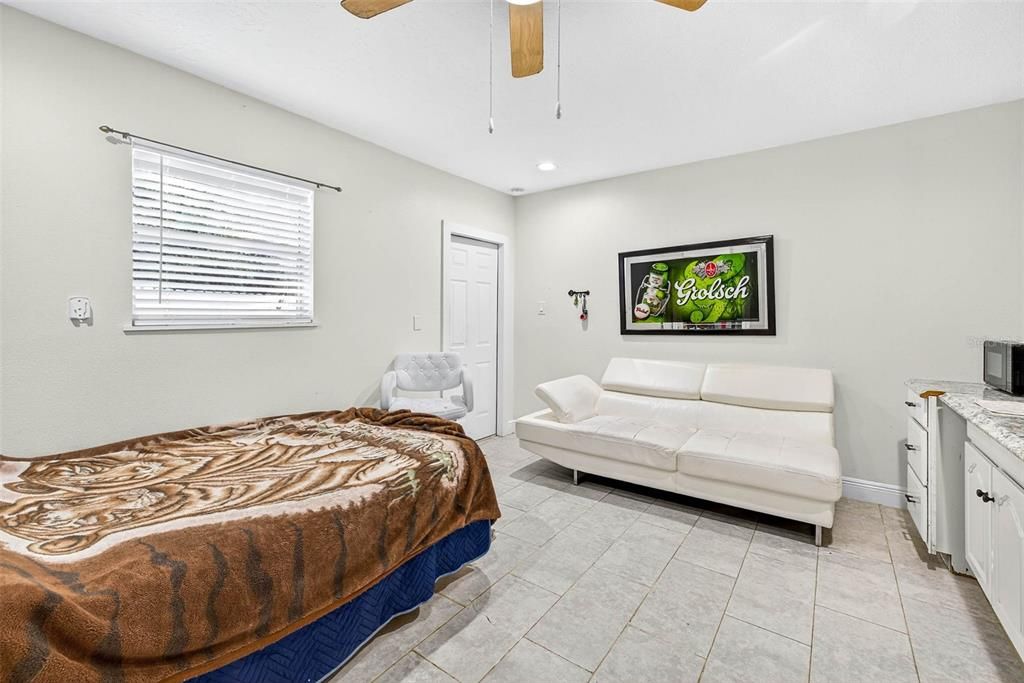 For Sale: $390,000 (4 beds, 3 baths, 1376 Square Feet)