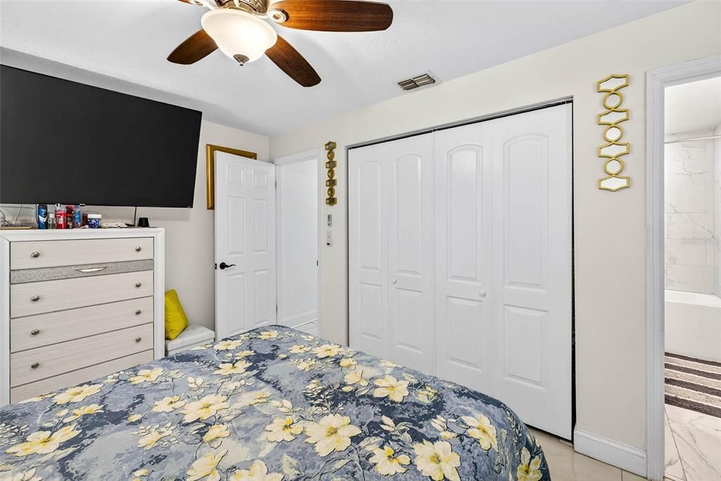 For Sale: $390,000 (4 beds, 3 baths, 1376 Square Feet)