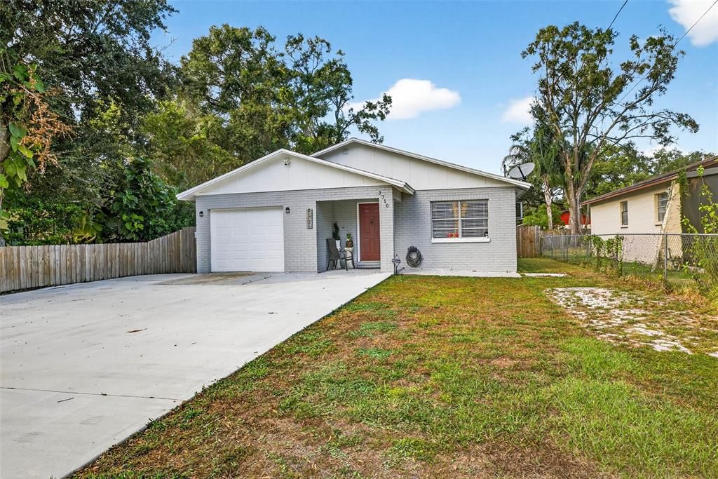 For Sale: $390,000 (4 beds, 3 baths, 1376 Square Feet)