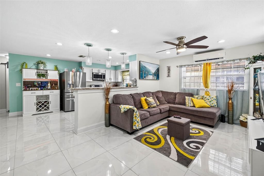 For Sale: $390,000 (4 beds, 3 baths, 1376 Square Feet)