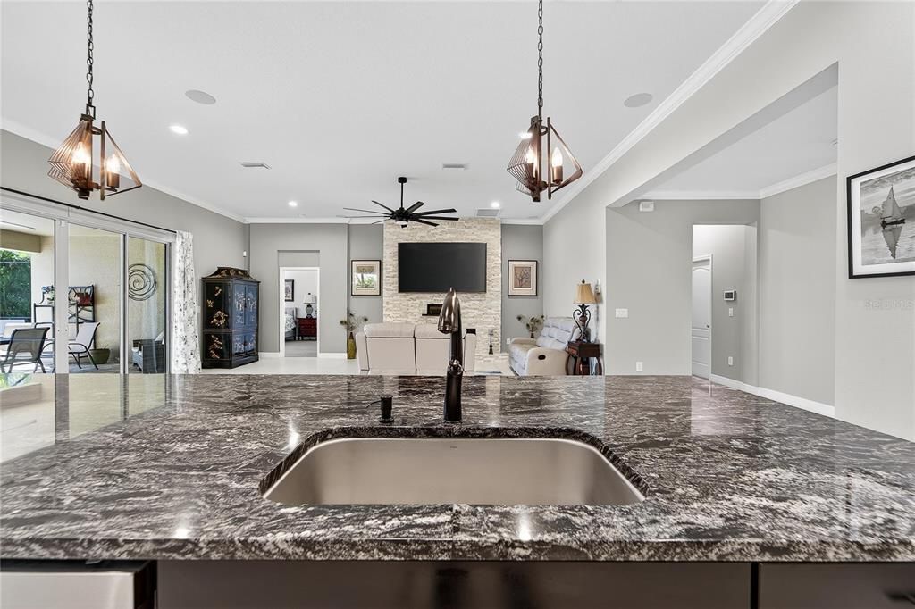 待售: $850,000 (4 贝兹, 4 浴室, 3618 平方英尺)