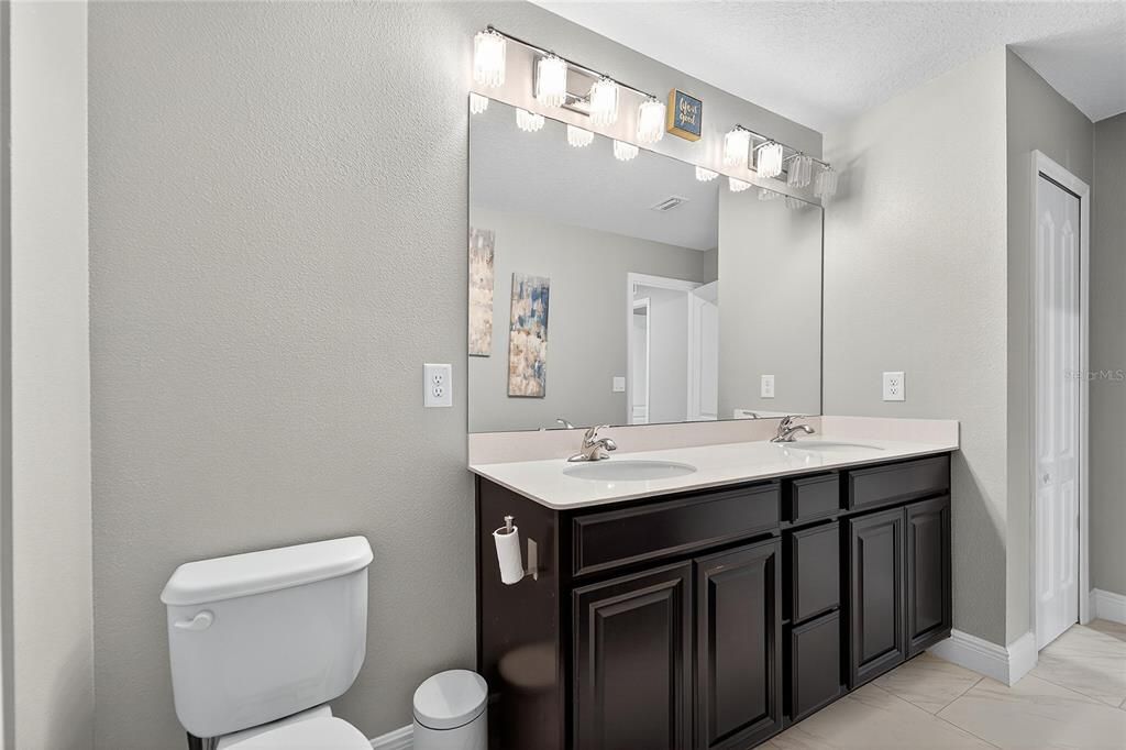 待售: $850,000 (4 贝兹, 4 浴室, 3618 平方英尺)