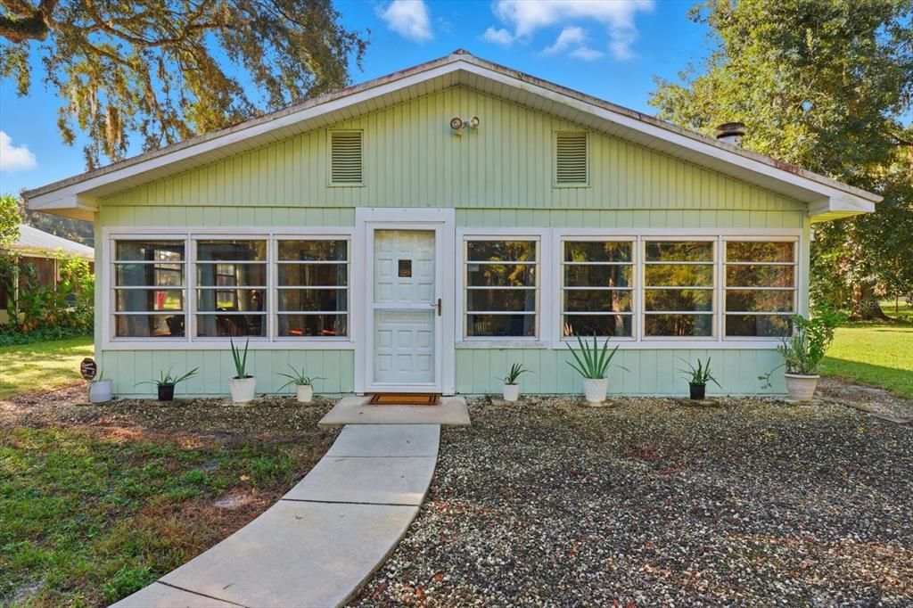 En Venta: $425,000 (3 camas, 2 baños, 2452 Pies cuadrados)