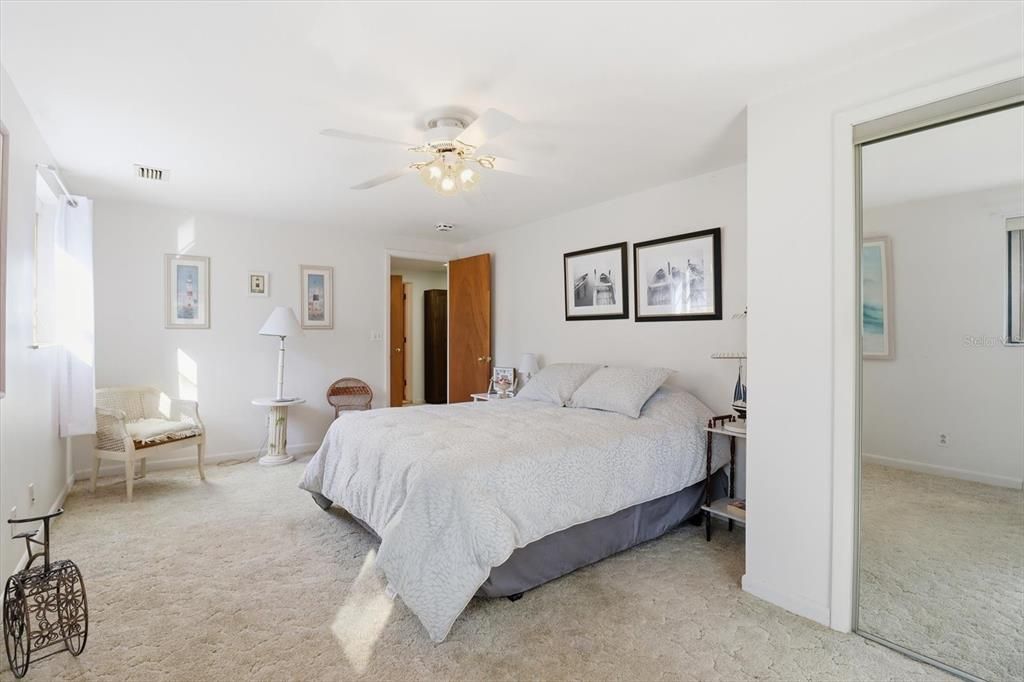 En Venta: $425,000 (3 camas, 2 baños, 2452 Pies cuadrados)