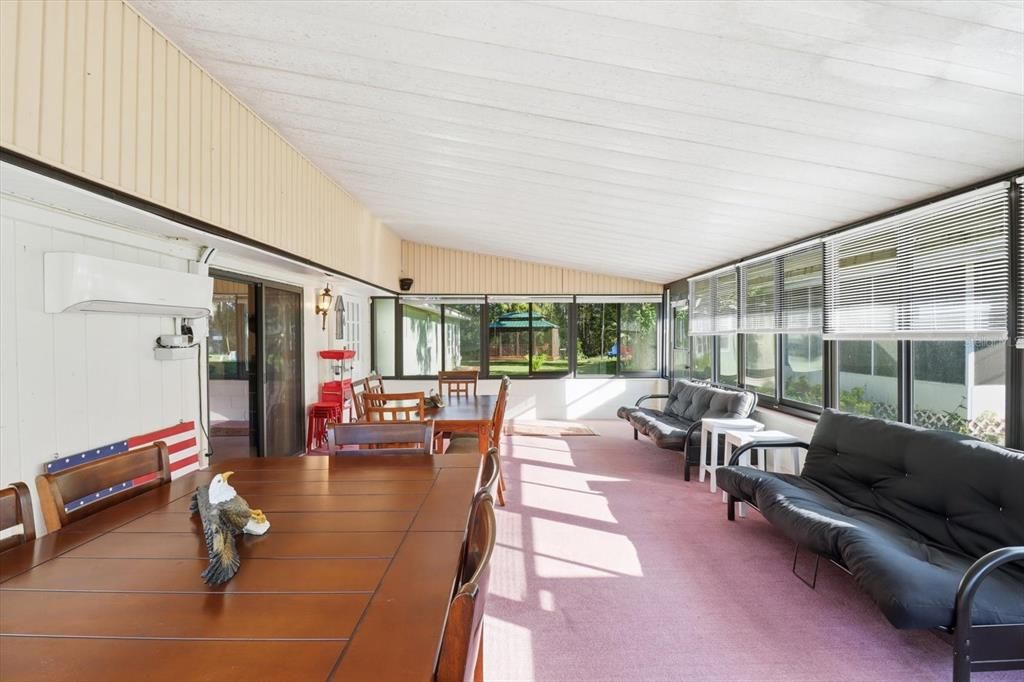 En Venta: $425,000 (3 camas, 2 baños, 2452 Pies cuadrados)