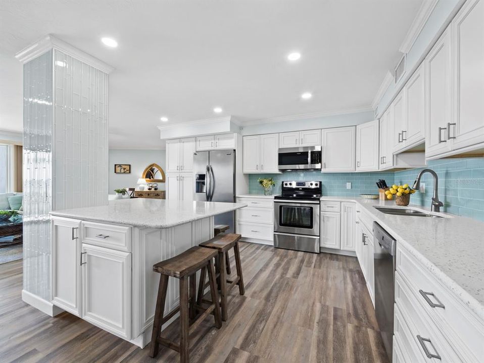 For Sale: $1,495,000 (2 beds, 2 baths, 1235 Square Feet)