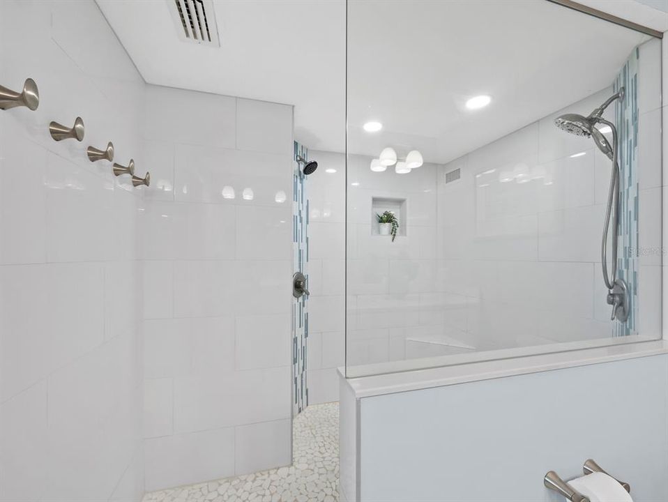 For Sale: $1,495,000 (2 beds, 2 baths, 1235 Square Feet)