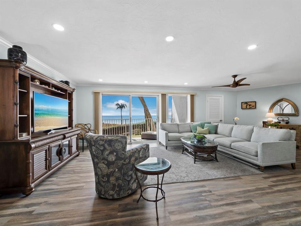 For Sale: $1,495,000 (2 beds, 2 baths, 1235 Square Feet)