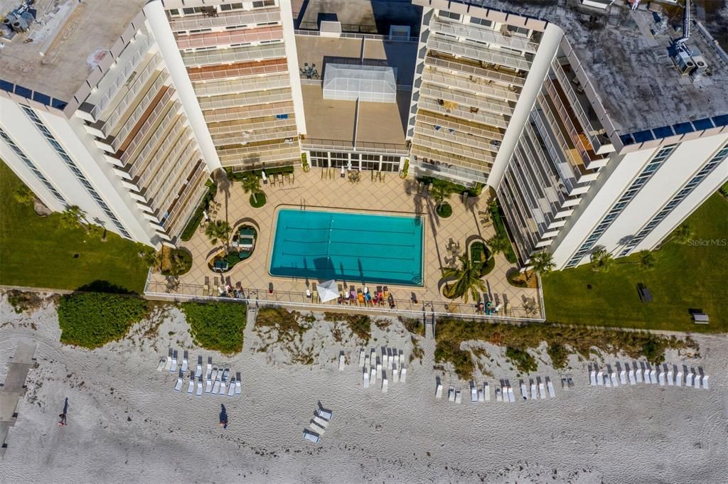 For Sale: $1,495,000 (2 beds, 2 baths, 1235 Square Feet)