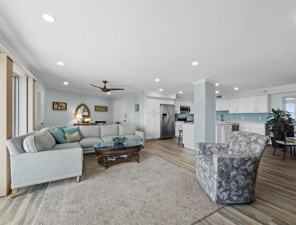 For Sale: $1,495,000 (2 beds, 2 baths, 1235 Square Feet)