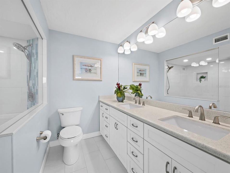 For Sale: $1,495,000 (2 beds, 2 baths, 1235 Square Feet)