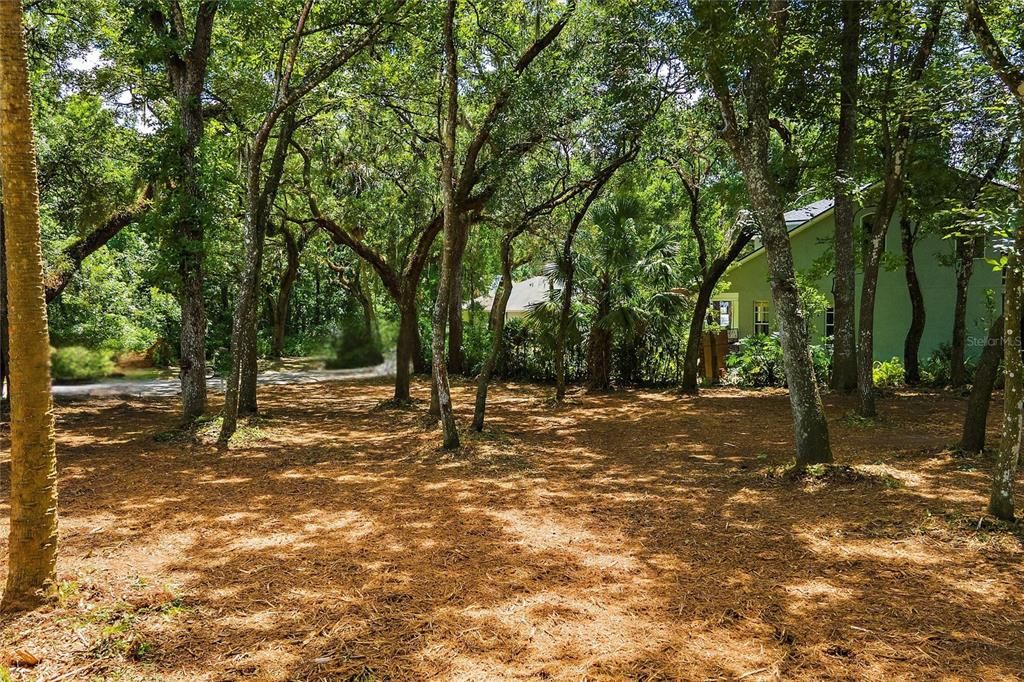 待售: $400,000 (0.27 acres)