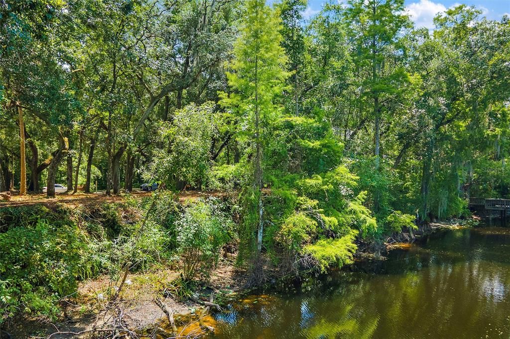 待售: $400,000 (0.27 acres)