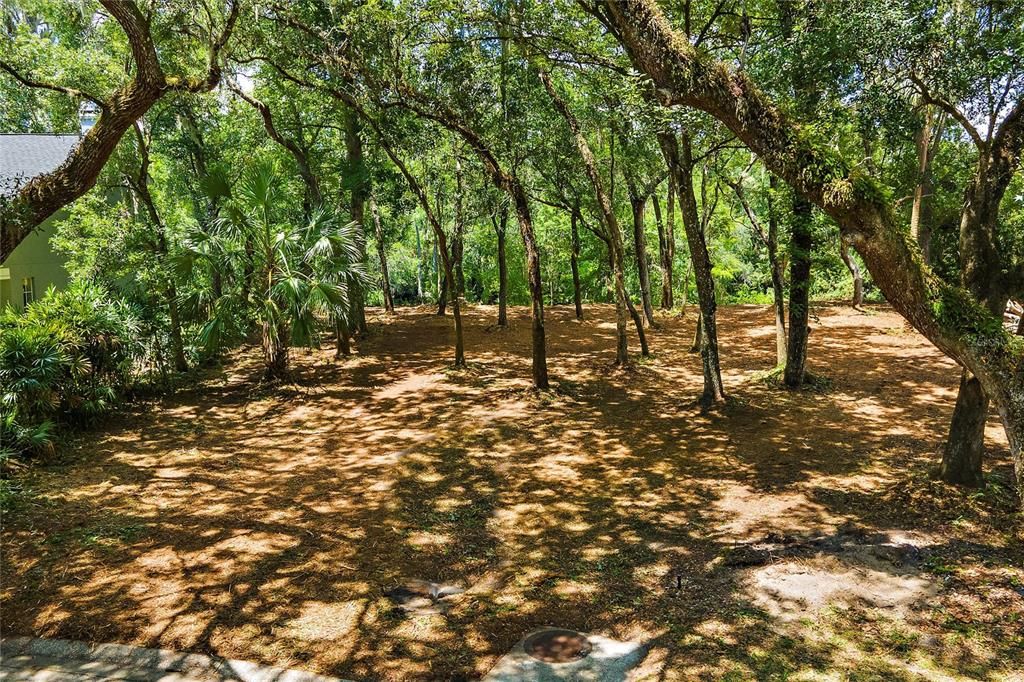 待售: $400,000 (0.27 acres)