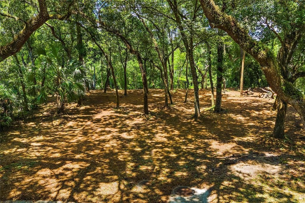 待售: $400,000 (0.27 acres)