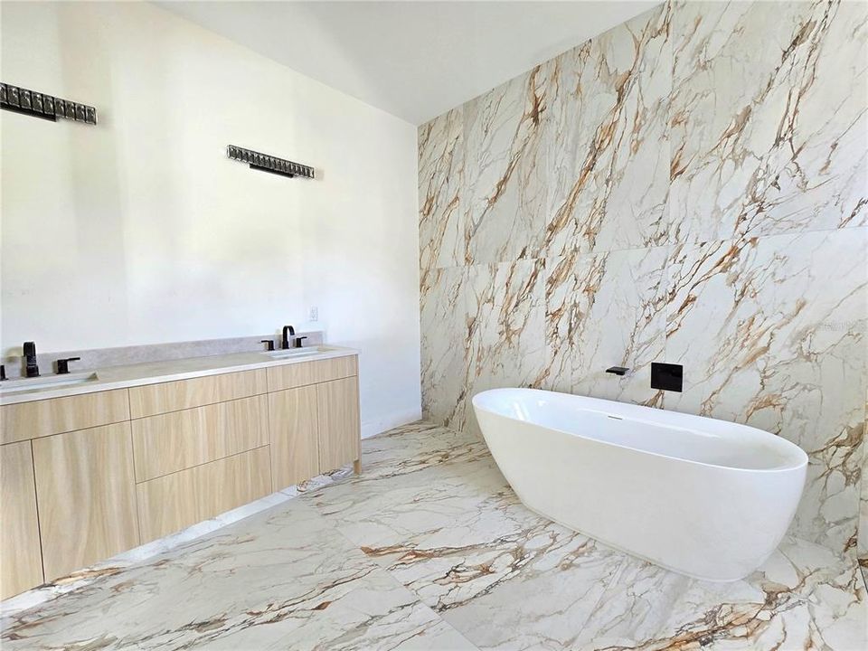 For Sale: $698,000 (3 beds, 2 baths, 1671 Square Feet)