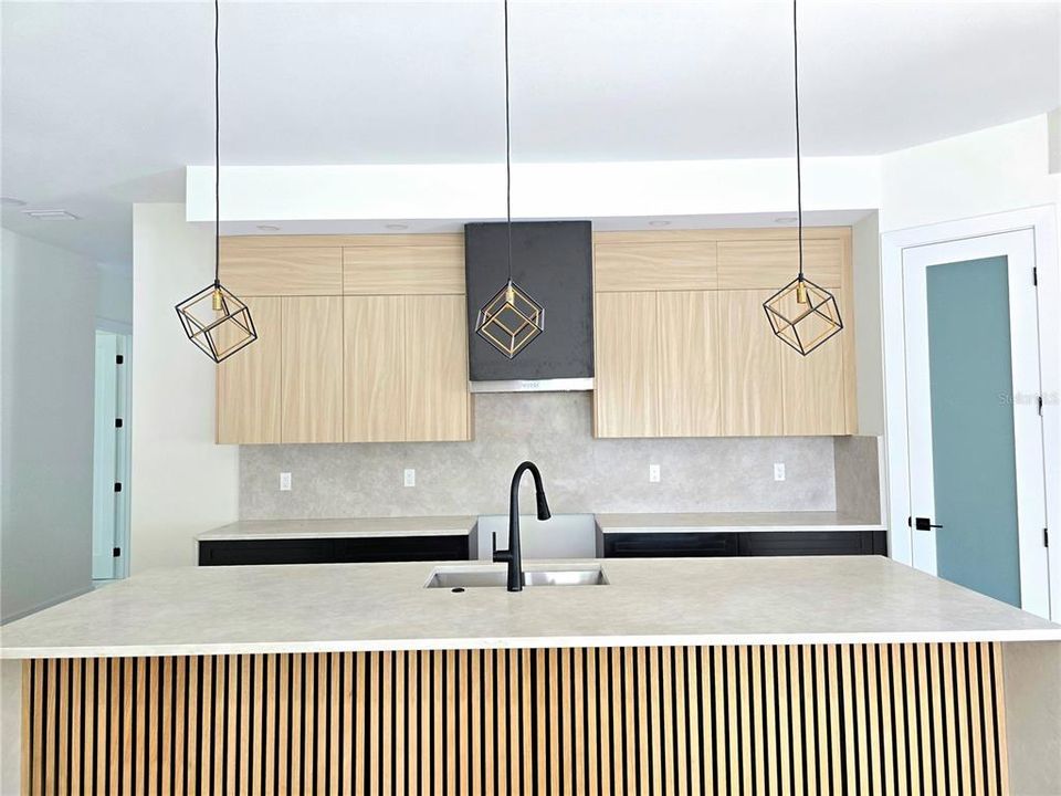 For Sale: $698,000 (3 beds, 2 baths, 1671 Square Feet)