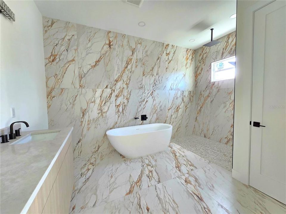 For Sale: $698,000 (3 beds, 2 baths, 1671 Square Feet)