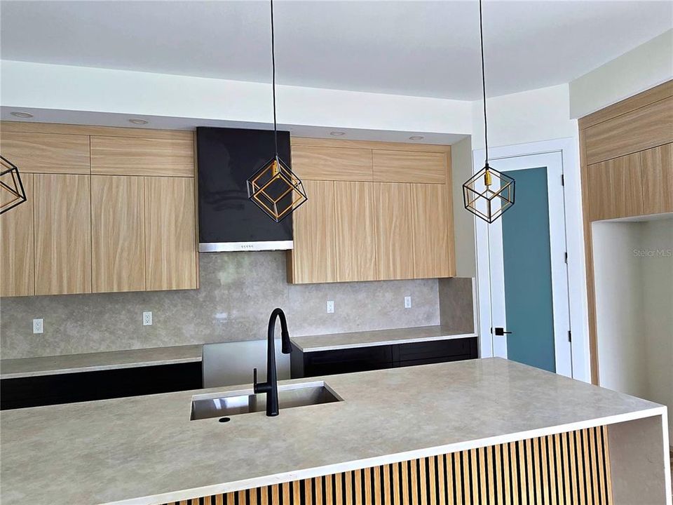 For Sale: $698,000 (3 beds, 2 baths, 1671 Square Feet)