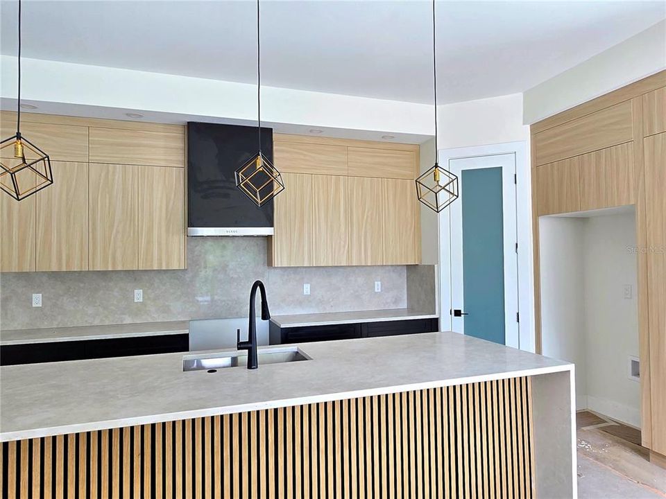 For Sale: $698,000 (3 beds, 2 baths, 1671 Square Feet)