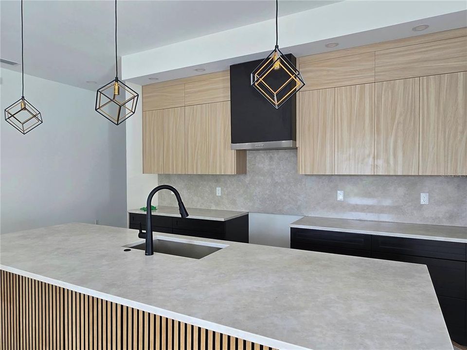 For Sale: $698,000 (3 beds, 2 baths, 1671 Square Feet)