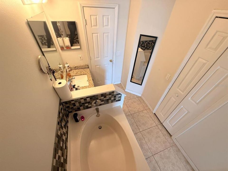 Active With Contract: $275,000 (3 beds, 2 baths, 1264 Square Feet)