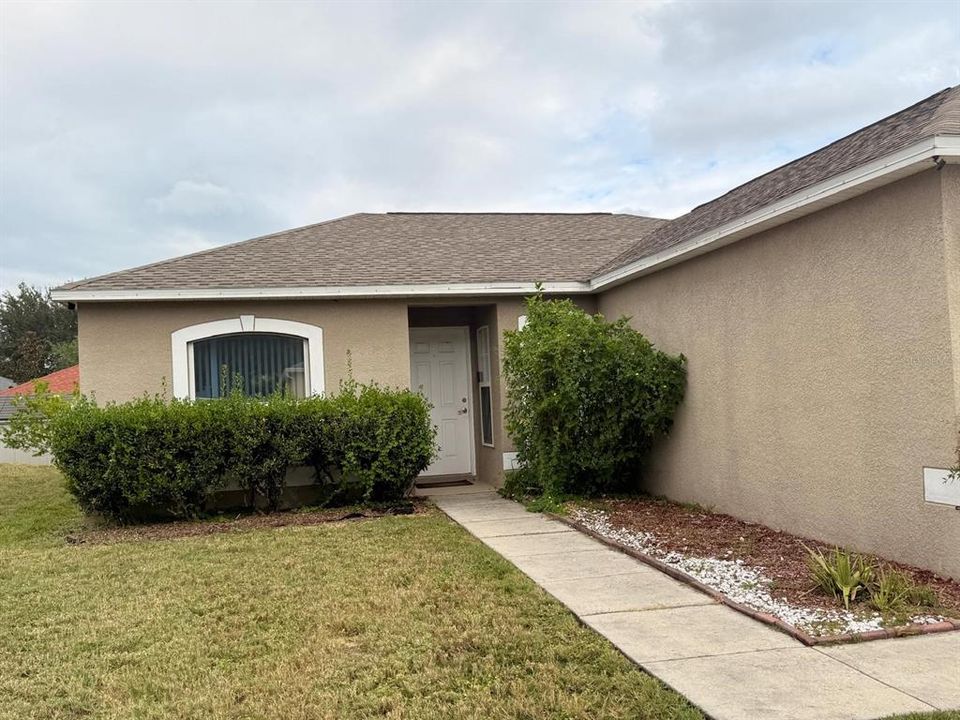 Active With Contract: $275,000 (3 beds, 2 baths, 1264 Square Feet)