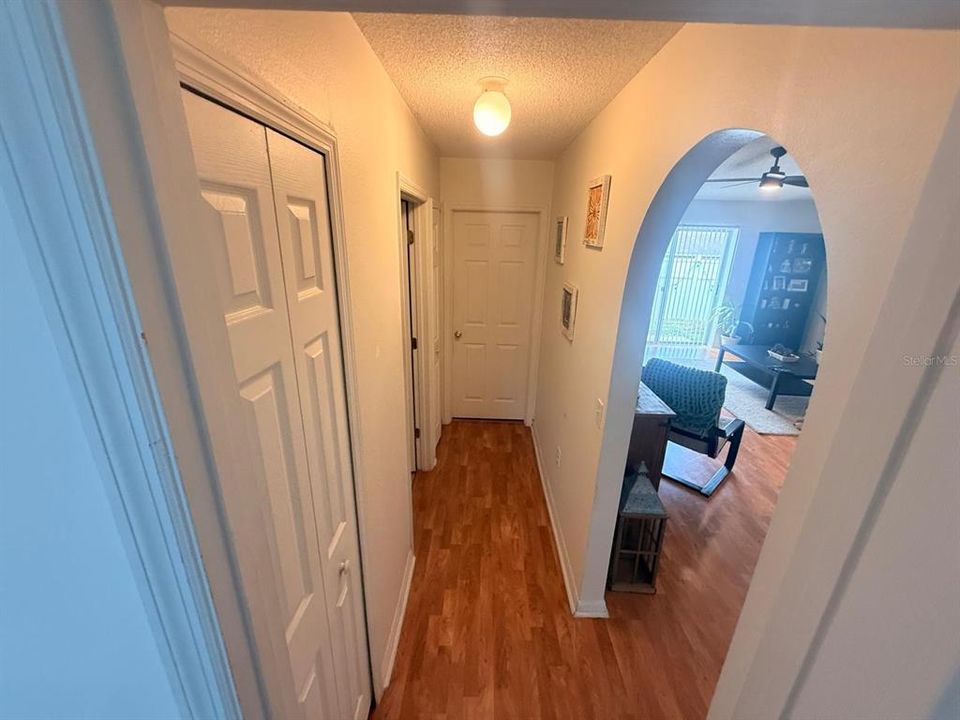 Active With Contract: $275,000 (3 beds, 2 baths, 1264 Square Feet)