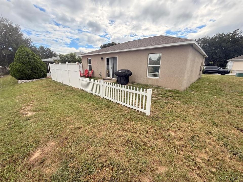 Active With Contract: $275,000 (3 beds, 2 baths, 1264 Square Feet)
