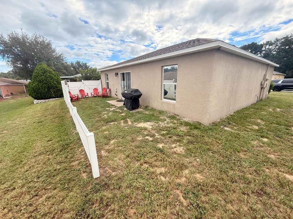 Active With Contract: $275,000 (3 beds, 2 baths, 1264 Square Feet)