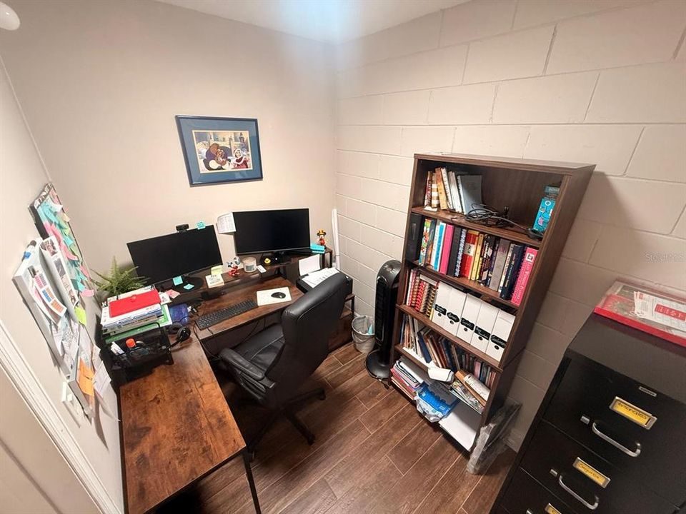 Active With Contract: $275,000 (3 beds, 2 baths, 1264 Square Feet)